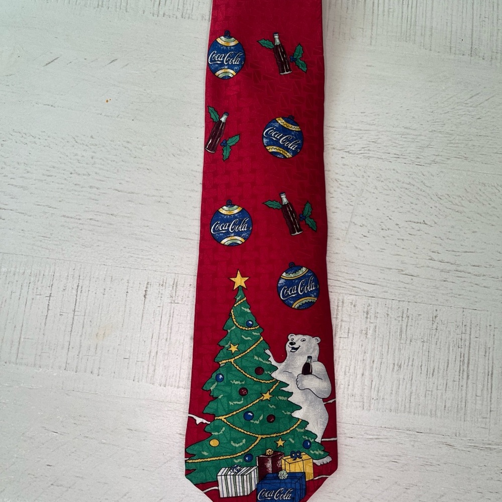 Vintage Coca-Cola Polar Bear Christmas Tee Men’s Neck Tie 100% Polyester ~ 1996